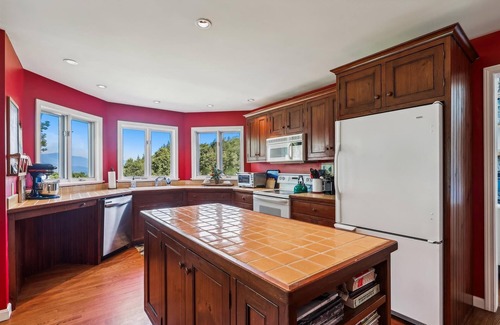 Moscow House | Gin Brook Estate - Spectacular mountain views!