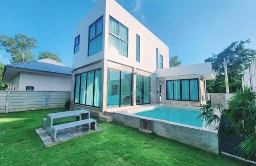 Bang Sare Villa | Gina Poolvilla90 Pattaya-Bangsaray to beach 900M