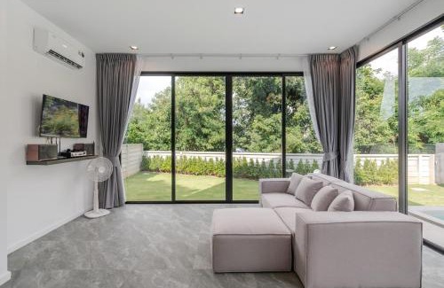 Bang Sare Villa | Gina Poolvilla90 Pattaya-Bangsaray to beach 900M