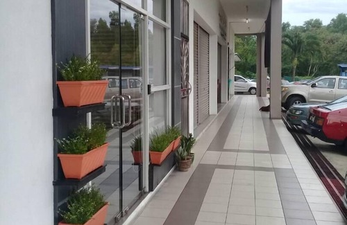 Gadong Hotel | GinaSuite Kompleks27 Hotel