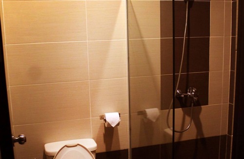 Gadong Hotel | GinaSuite Kompleks27 Hotel