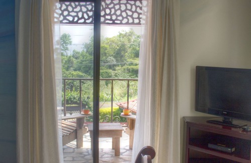Nuevo Arenal Bed & Breakfast | Gingerbread Hotel and Restaurant