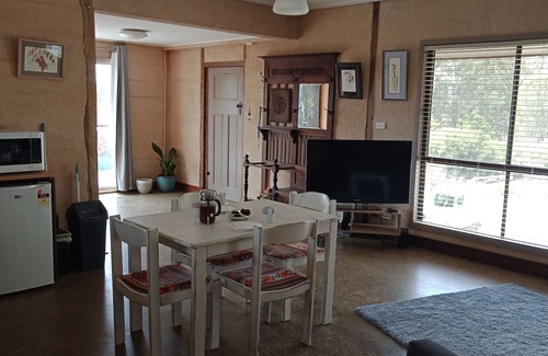 Mossiface House | Gingko Lodge. Country luxury with a view.