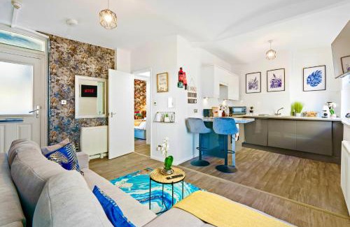 Brighton City Centre Apartment | GioEstate Holiday, with Free Parking, Flat32