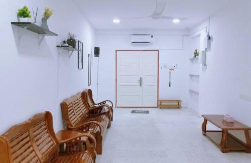 Larut House | Gioia DeGarden