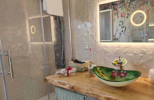Sant'Angelo all'Esca Bed & Breakfast | GioiaVitae - Bed-In-Botte - Sleep in the Vineyard