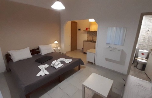 Arcoudi House | Giota Rooms