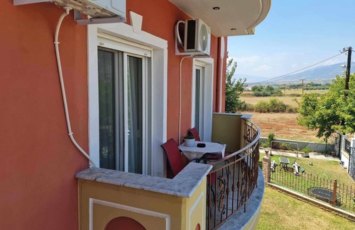 Drama House | Giotas House