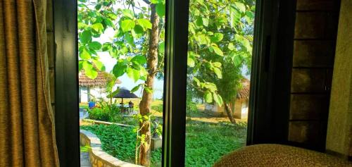Pakwach Hotel | Gipir and Labongo Safari Lodge Ltd