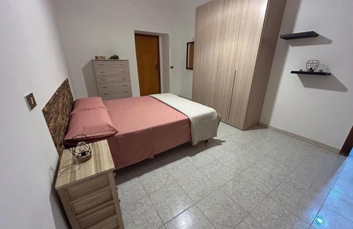 Santo Stefano di Camastra House | Gira Vota e Furria