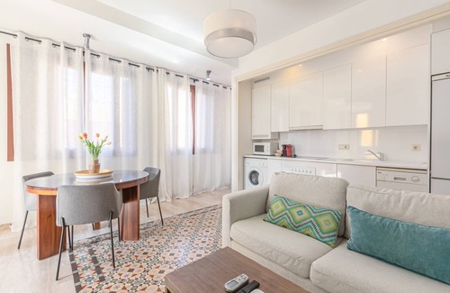 Historical Center Apartment | Giralda Views Deluxe with Private Terrace
