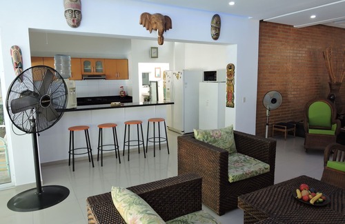 Girardot House | GIRARDOT HOUSE CONDOMINIUM CAMPESTRE EL PEÑON CALLE PITAHAYA