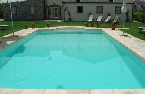 Cortona Apartment | Girasole is a Self-Contained Apartment with a large Pool, free WiFi & parking