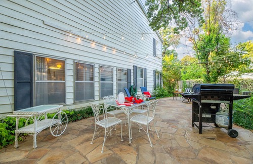 Carter Riverside House | Girlfriend Getaway Suite- for 6-8 -King and Twin Beds