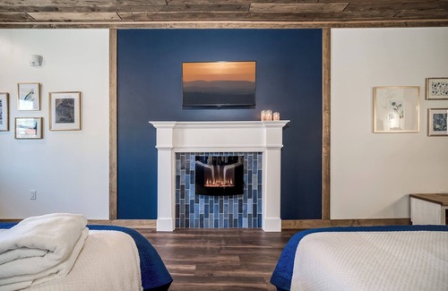 Prescott Hotel | Girls’ Getaway | Shop & Stroll