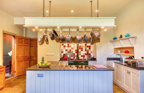 Totnes House | GITCOMBE HOUSE, family friendly, luxury holiday cottage in Cornworthy