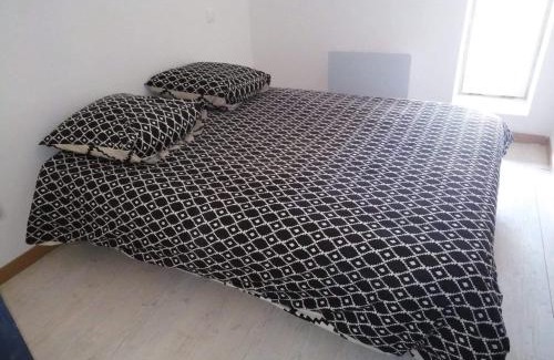 Jujurieux Apartment | Gite 3 étages dans ruelle au calme