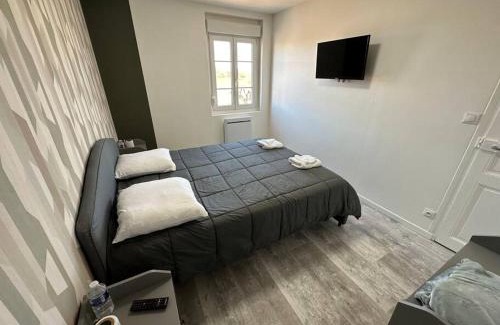 Frignicourt House | Gite 5 chambres, piscine intérieure, proche du Der