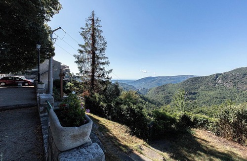 Revest-les-Roches Apartment | Gite Arrière Pays Niçois