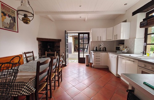 Septfonds House | Gite Bacquiès - Restored farmhouse and barn with enclosed garden and heated swimming pool