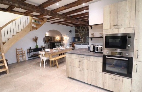 Besse Cottage | Gite Besse, 4 bedrooms, 8 persons