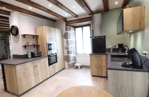 Besse Cottage | Gite Besse, 4 bedrooms, 8 persons