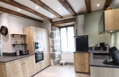 Besse Cottage | Gite Besse, 4 bedrooms, 8 persons