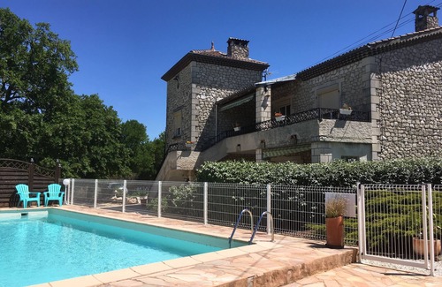 Salavas Cottage | GITE CADES-MAS OF OLD OAK-WITH POOL IN PEACE