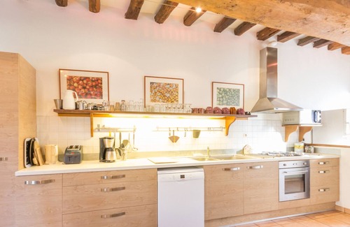 Cernay-la-Ville Cottage | Gite Cernay-la-Ville, 4 bedrooms, 10 persons