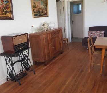 Sainte-Livrade-sur-Lot House | GITE chez mamie - 7 personnes A SAINTE LIVRADE SUR LOT