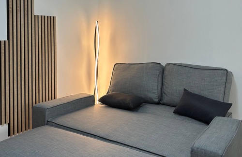 Nissan-lez-Enserune Cabin | Gite chez Galinette 50M2 plus 50M2 private terrace 300m from center