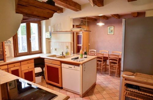 Montbazon House | Gîte Chez Stéphanie Montbazon, 5-bedroom farmhouse in the heart of the village - 15pers