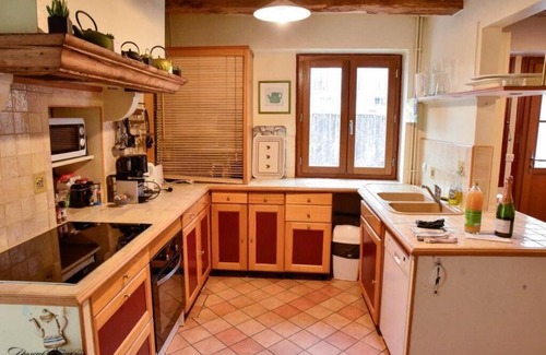 Montbazon House | Gîte Chez Stéphanie Montbazon, 5-bedroom farmhouse in the heart of the village - 15pers