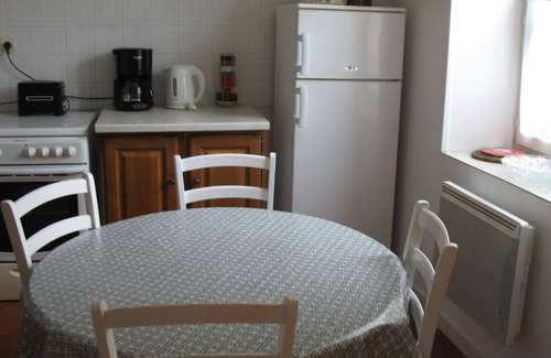 Bures Cottage | GITE. COUNTRY HOUSE WITH CHILDREN'S SHACK BETWEEN MORTAGNE LE MELE SEES