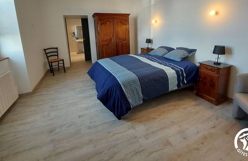 Craon Cottage | Gite Craon, 4 bedrooms, 10 persons