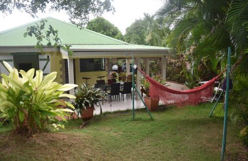 Le Moule House | Gite d'Arles Bungalow "Ti Polo"