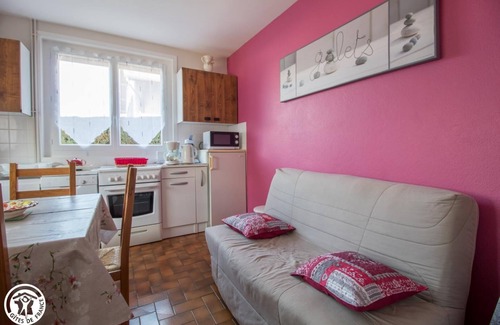 Besse-en-Chandesse House | GITE DES BRUYERES - BESSE AND SAINT ANASTAISE
