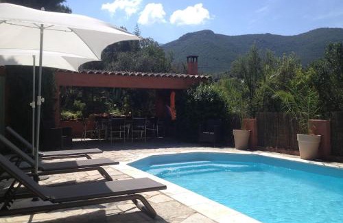 Peri House | Gite dans le maquis avec piscine privée