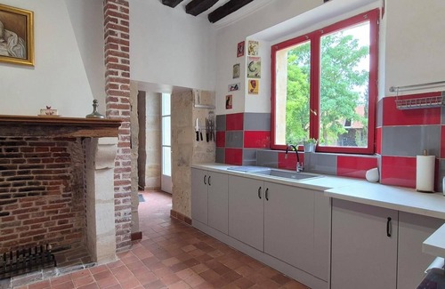 Neuville-Bosc House | Gite de caractère - 16th century farmhouse 1 hour from Paris, a preserved estate