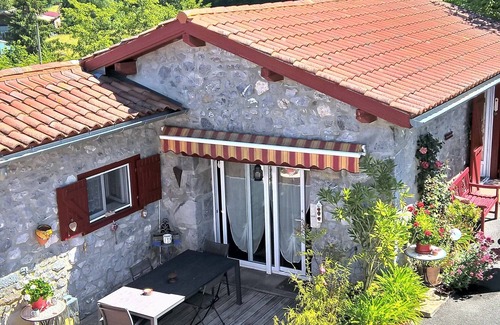 Saint-Esteben House | Gite de Charme au Pays Basque Intérieur Pour 2 Personnes Amoureux de la Nature