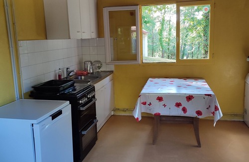 Nadaillac House | Gite DE Charme Avec Piscine, Discotheque ET Complexe Sportif