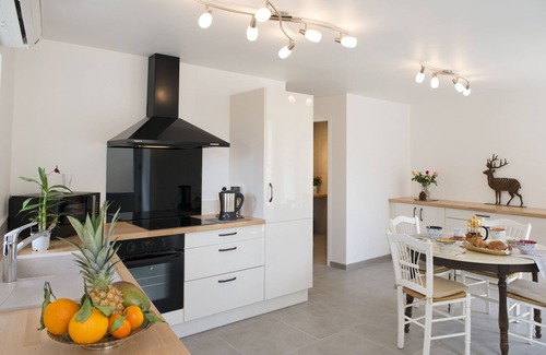 Soturac House | Gîte de charme* with JACUZZI, CLIM, Wifi, BICYCLES, 5 people, all inclusive