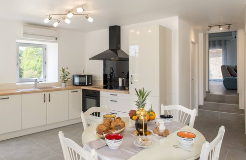 Soturac House | Gîte de charme* with JACUZZI, CLIM, Wifi, BICYCLES, 5 people, all inclusive