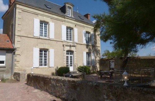 Saint-Jean-de-Thouars Cottage | Gite de Saint Jean in the middle of the fields