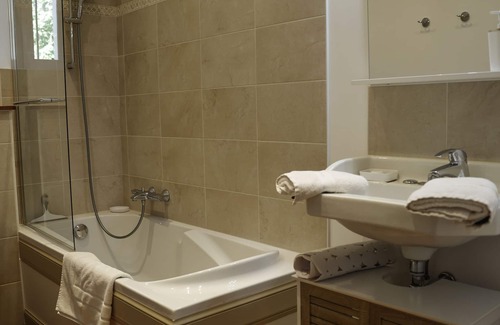 Bretteville-sur-Odon Cottage | Gite de Luxe - Le Bas Manoir