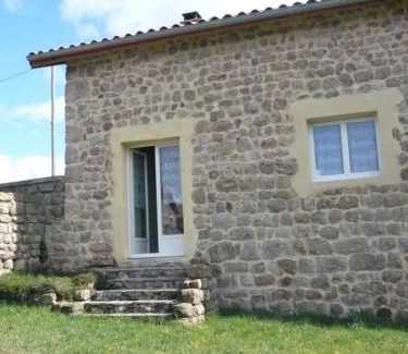 Apinac House | Gite de la croix
