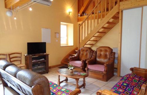Apinac House | Gite de la croix