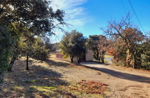 Murs House | Gite des Vergiers 3* let yourself be seduced by the light and serenity of the setting