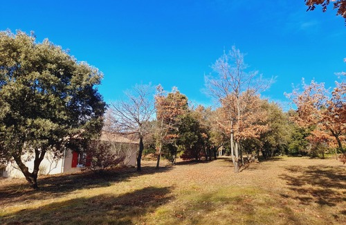 Murs House | Gite des Vergiers 3* let yourself be seduced by the light and serenity of the setting