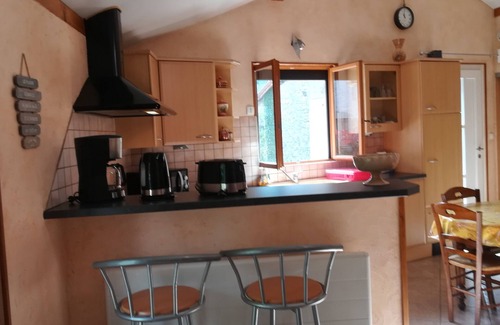 Cerdon House | Gite du Pressoir by the stream in Cerdon